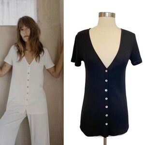 Zara | Size M | Black Ribbed V-Neck Button-Down Top
